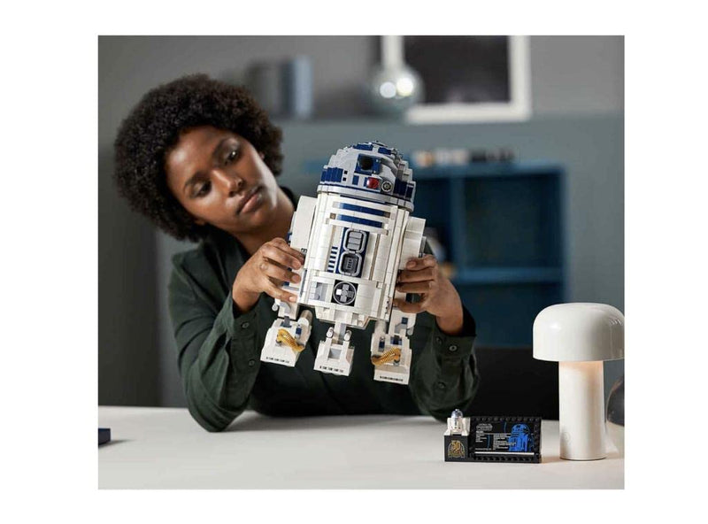 LEGO Star Wars R2-D2 Droid Building Set for Adults, Collectible Display Model with Luke Skywalker’s Lightsaber, Father's Day Treat, Gift for Men, Women, Dad or Mum 75308