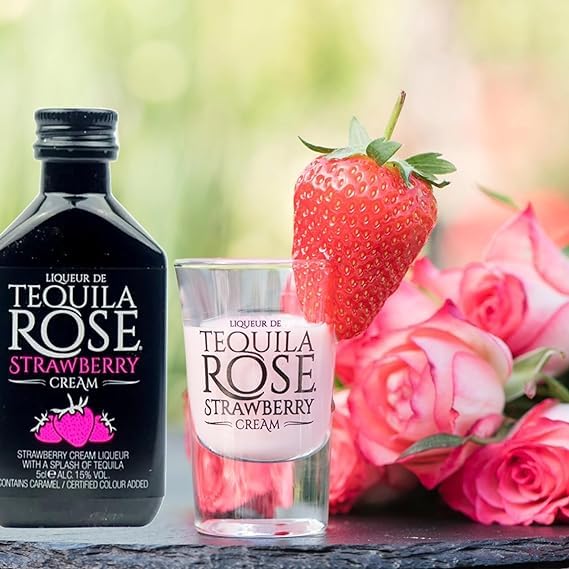 Tequila Rose Gift Set - Strawberry Cream Liqueur 2 x 5cl Miniature with 2 x Shots Glasses. Gift set to enjoy and drink in style.