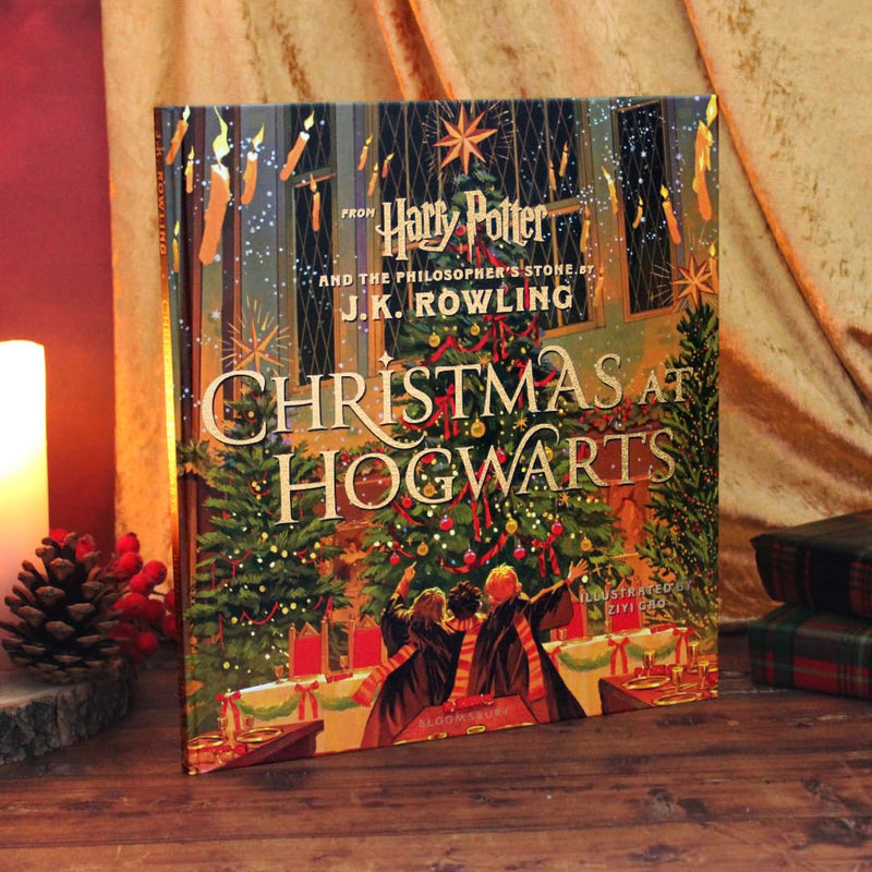 Christmas at Hogwarts: A joyfully illustrated gift book featuring text from ‘Harry Potter and the Philosopher’s Stone’