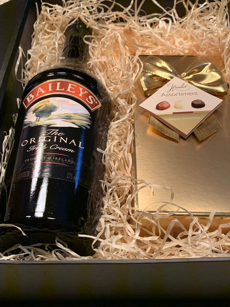 Baileys Gift Set - 70cl Baileys and Chocolate Lovers Hamper - Gift Ideas for Women, Anniversary, Birthday, Christmas