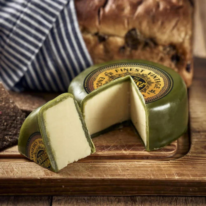 Cheese Hamper Gift Set Including Smoked Cheeder & English Chedder 200g Truckles With Sourdough Crackers & Chutney Varieties | Cheese Lovers Gift - Gift Guide