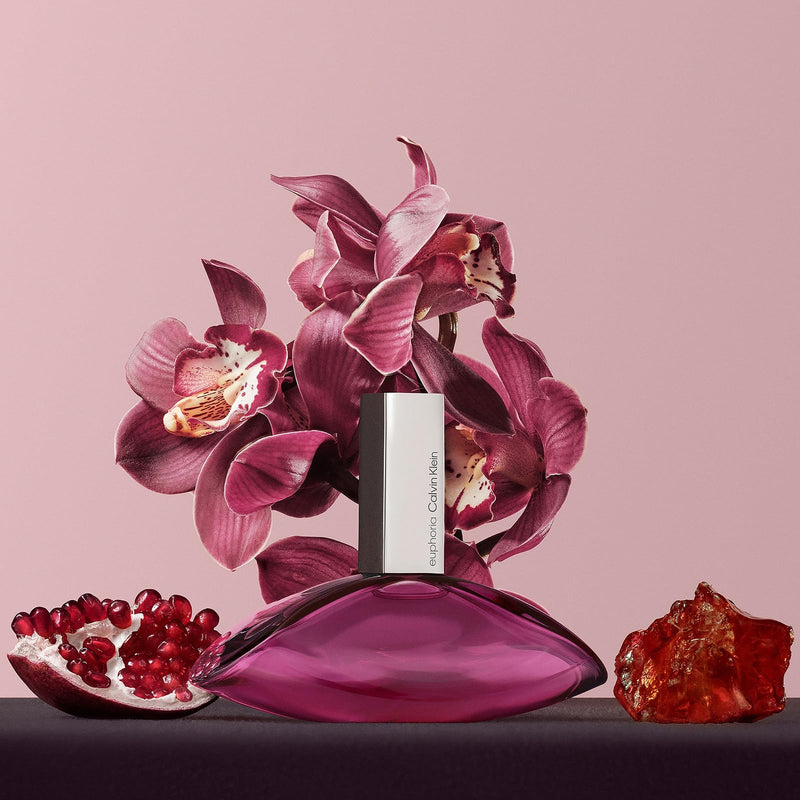 CALVIN KLEIN Euphoria - Eau De Parfum for Women - Chypre Fragrance With Notes Of Pomegranate, Black Orchid, Mahogany Wood - High Longevity - Spray 1oz
