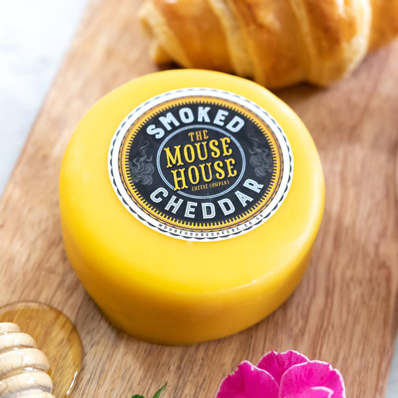 Cheese Hamper Gift Set Including Smoked Cheeder & English Chedder 200g Truckles With Sourdough Crackers & Chutney Varieties | Cheese Lovers Gift - Gift Guide