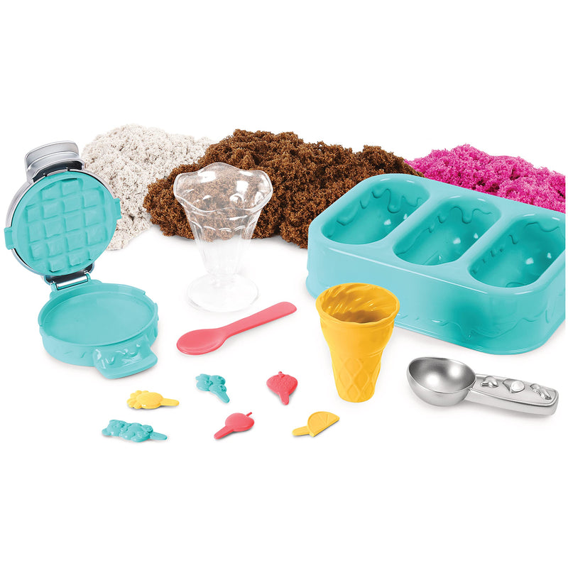 Kinetic Sand Construction Site Folding Sandbox Playset, for Kids Aged 3 and Up & Scents, Ice Cream Treats Playset with 3 Colours of All-Natural Scented Sand and 6 Serving Tools