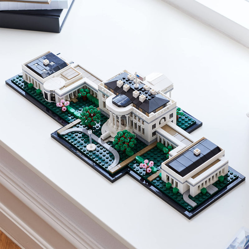 LEGO 21054 Architecture The White House Display Model Building Kit, Landmark Collection Set for Adults, Collectible Home Décor Gift Idea for Men, Women, Him or Her