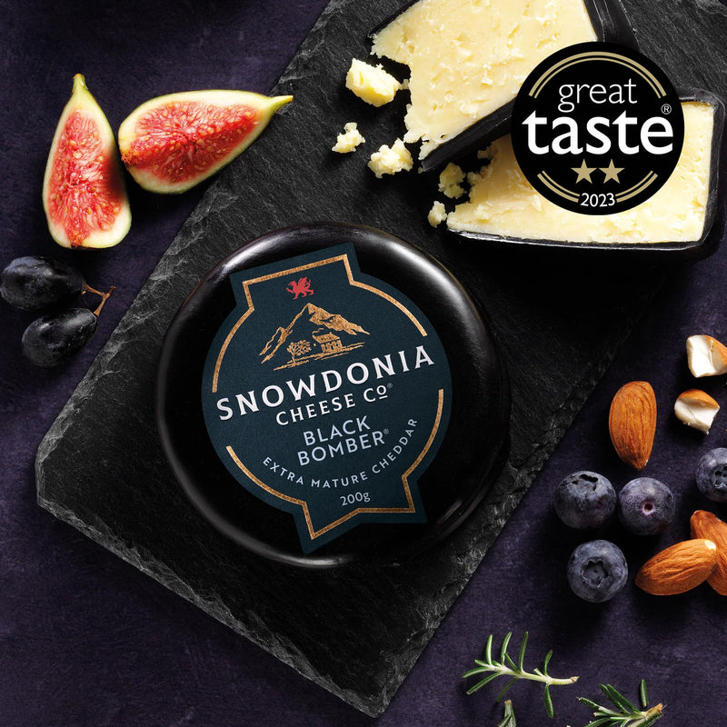 Snowdonia Cheese Company | Cheese & Beer Lover's Hamper | 3 Cheese Truckles, 2 Chutneys, Wholemeal Crackers & Beer