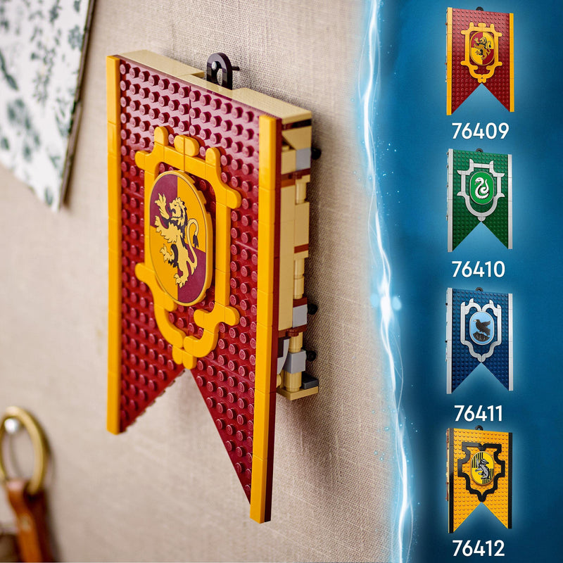 LEGO 76409 Harry Potter Gryffindor House Banner Set, Hogwarts Castle Common Room Toy or Wall Display, Fold Up Travel Toy, Collectible with 3 Minifigures