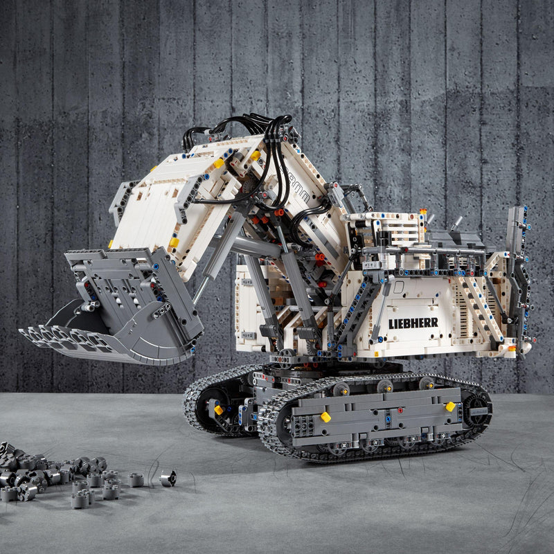 LEGO 42100 Technic Control Liebherr R 9800 RC Excavator, Remote App Controlled Advanced Construction Set, with Interactive Motors